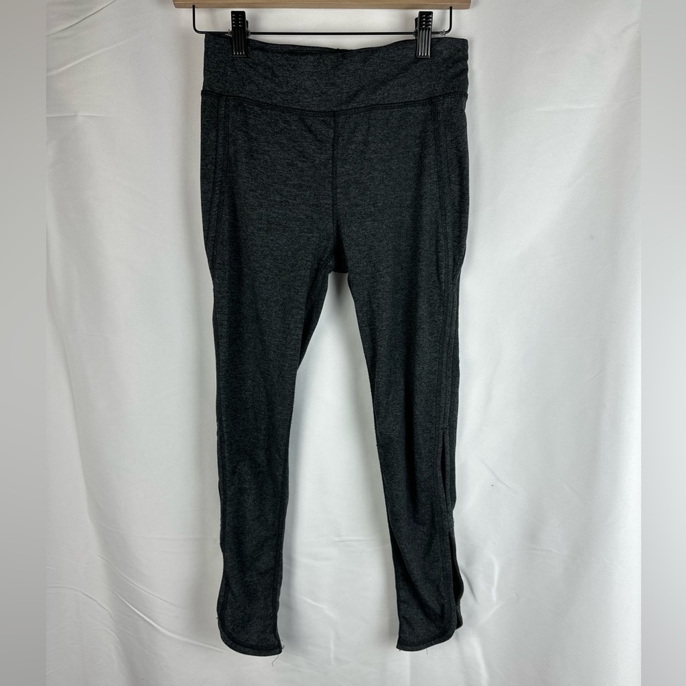 Free People Movement Leggings With Cut Out. Womens Size Small. Gray.